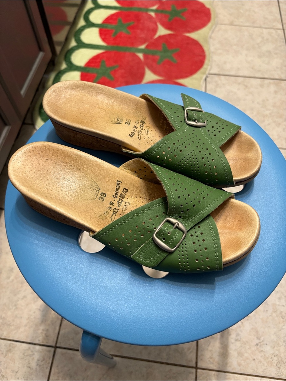 Worishofer Women’s Vintage Green Sandals, size 38 (size 7)